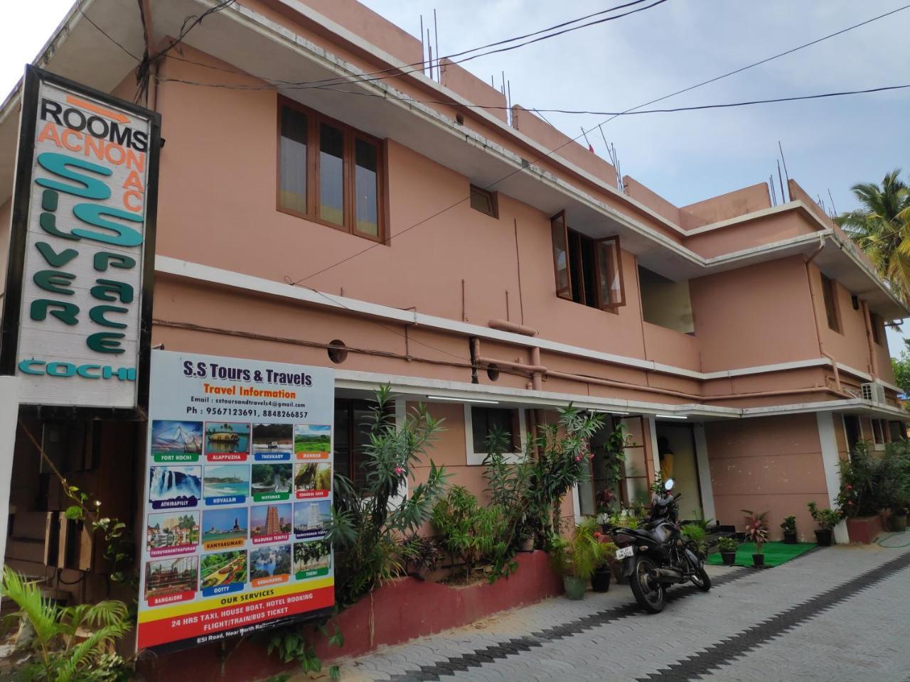 Hotel Silver Space Ernakulam Exterior foto